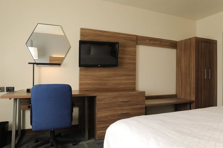 Room 14 of 114