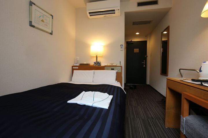 Room 9 of 43