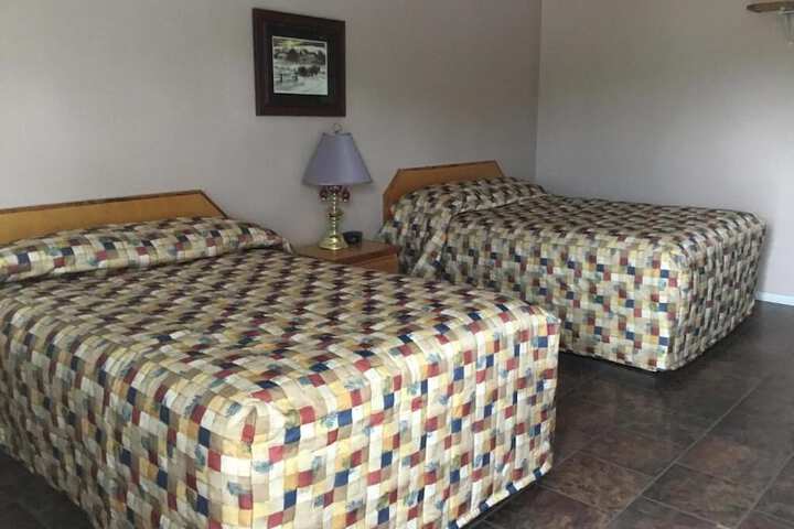 Room 6 of 25