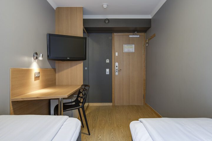 Room 3 of 29