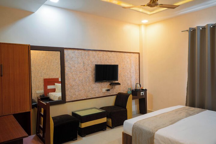 Room 14 of 40
