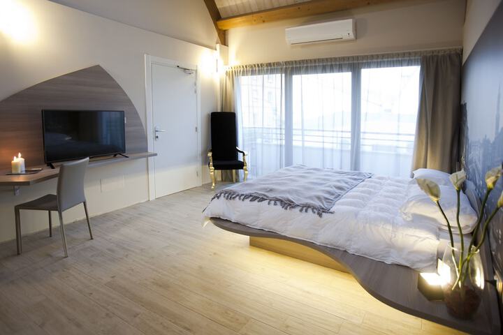 Room 10 of 71