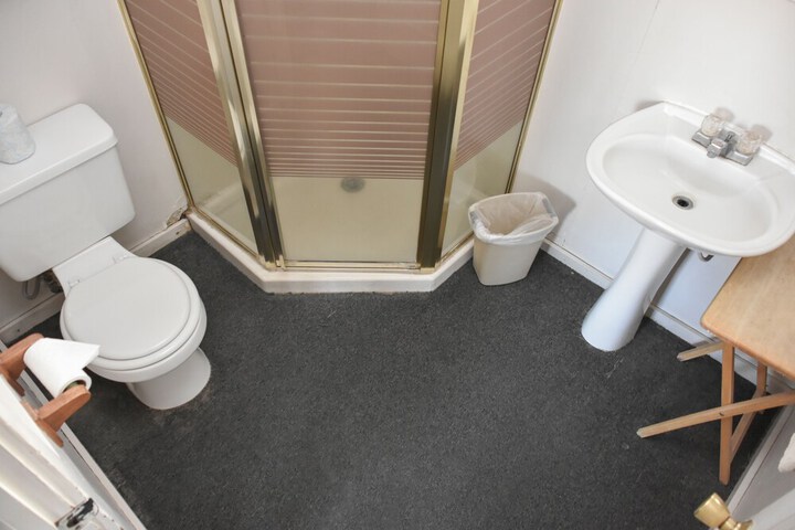 Room 46 of 96