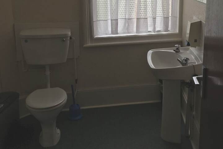 Room 6 of 19
