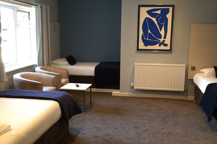 Room 10 of 83