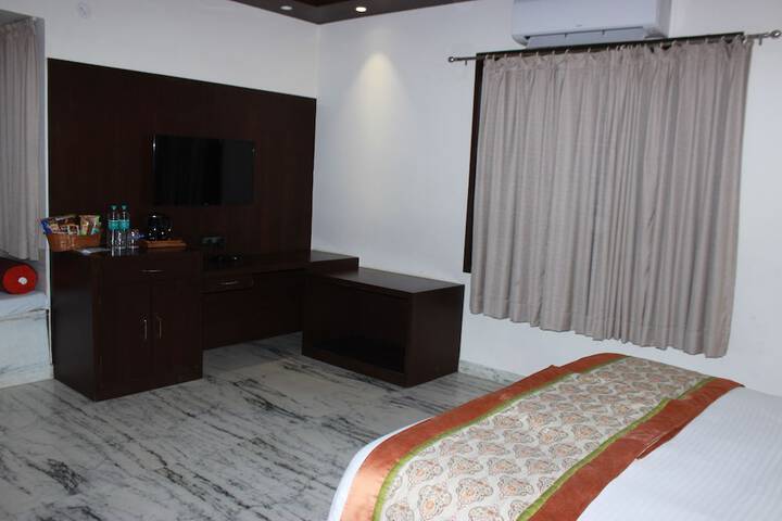 Room 47 of 101