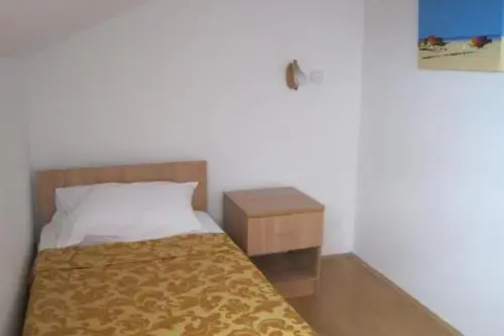 Room 2 of 11