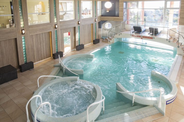 Hotel Pool