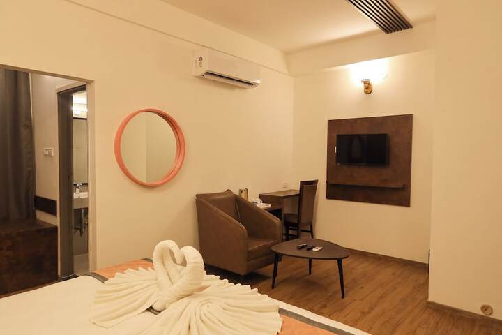 Room 5 of 20