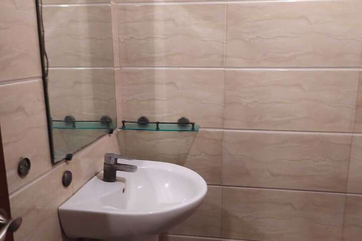 Room 13 of 23