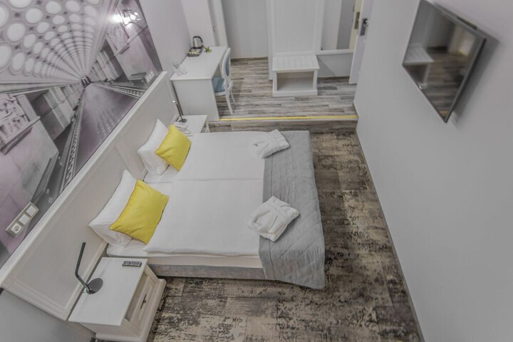 Room 10 of 56