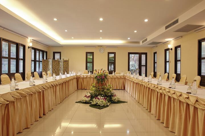 Business Center 79 of 97