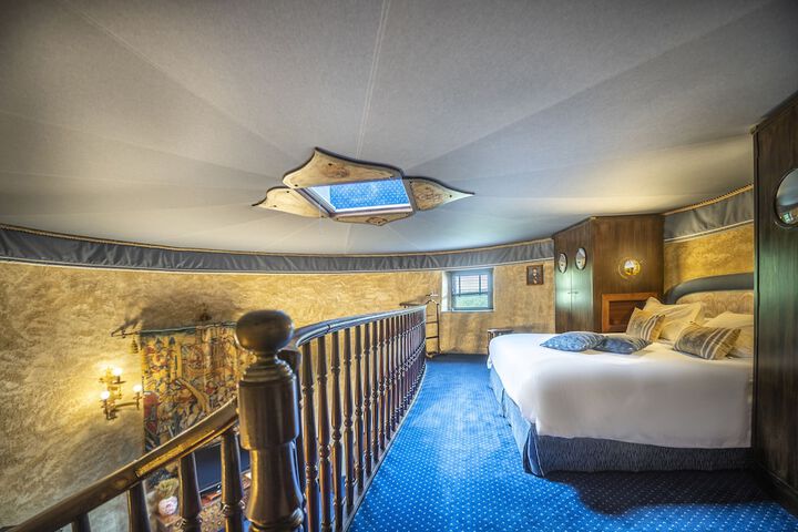 Room 27 of 71