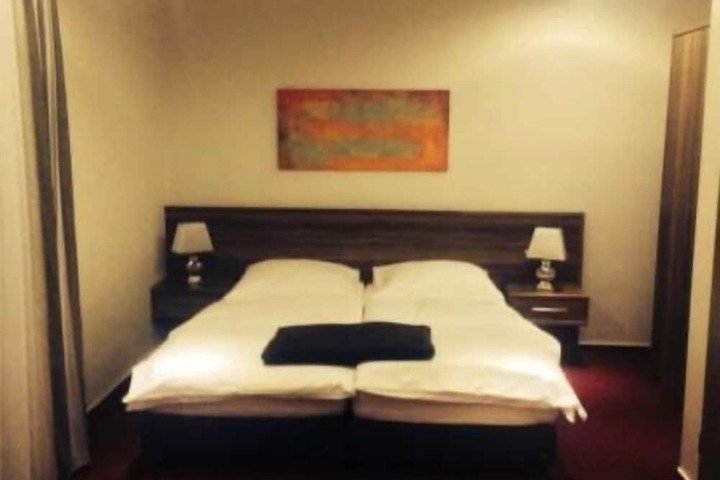 Room 3 of 34