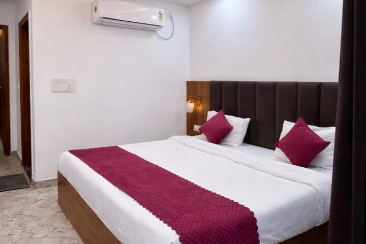 Room 3 of 15