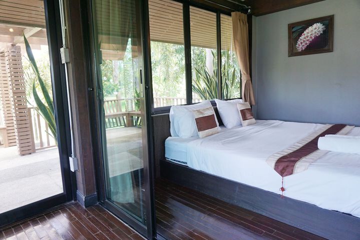 Room 16 of 40