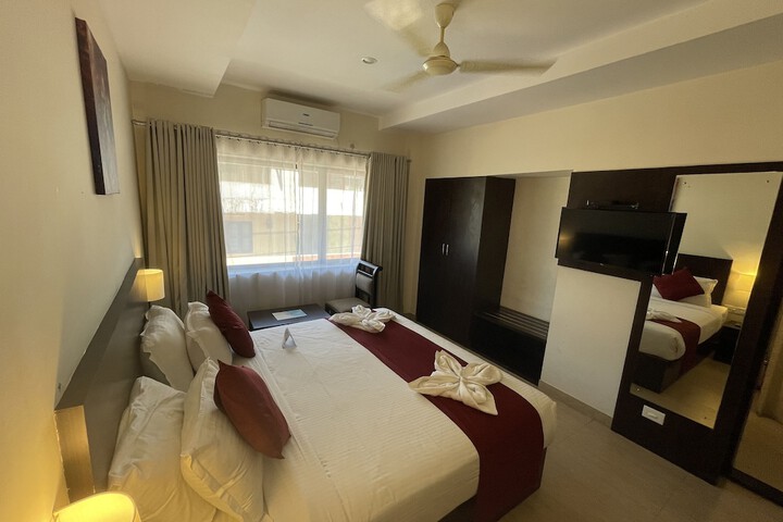 Room 35 of 93