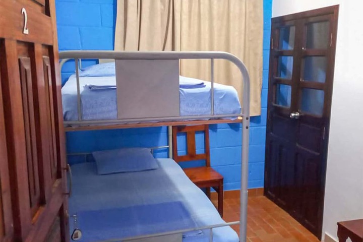 Room 13 of 27