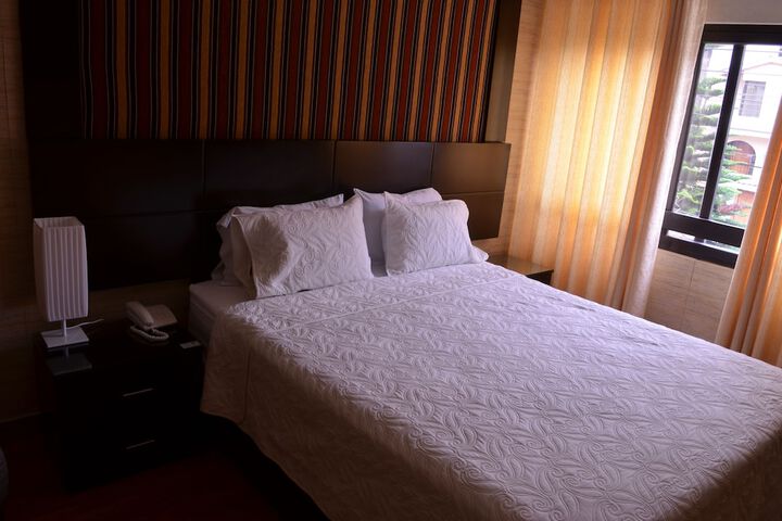 Room 12 of 16