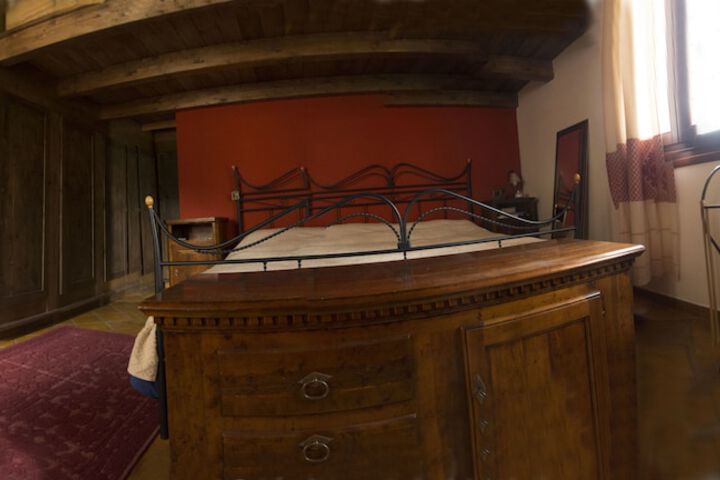 Room 2 of 19