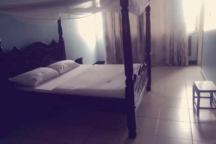 Room 5 of 20