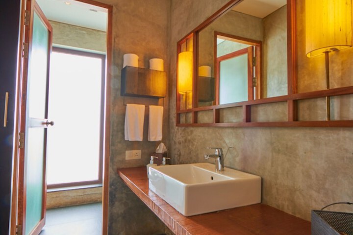 Room 28 of 54