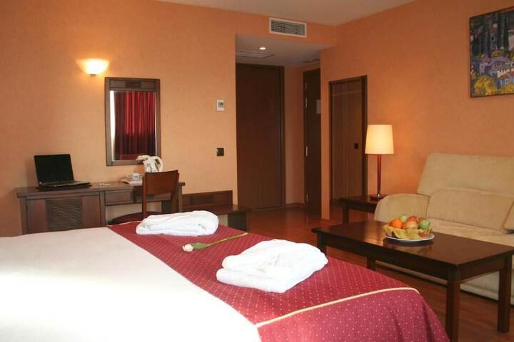 Room 12 of 21