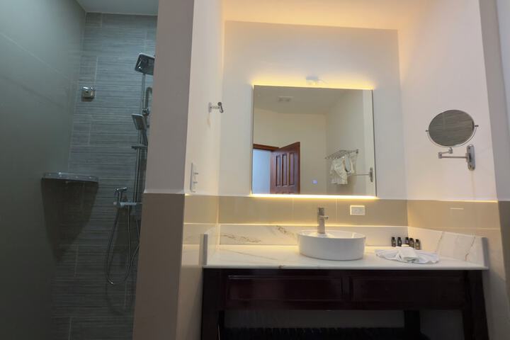 Room 161 of 272