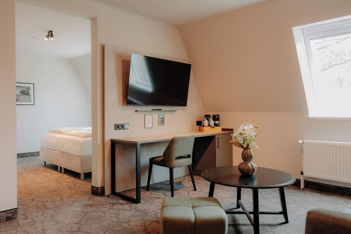 Room 11 of 43