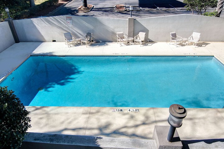 Hotel with Pool