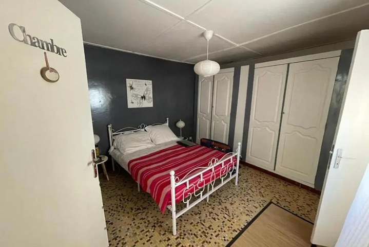 Room 2 of 5