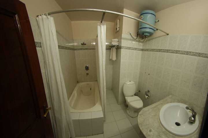 Room 13 of 21