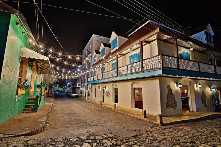 Isla de Flores Hotel