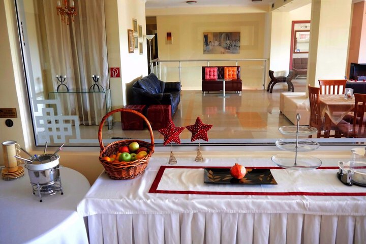 Breakfast/Coffee Service 23 of 35