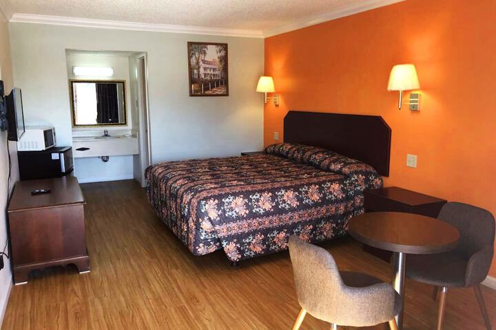 Room 9 of 30