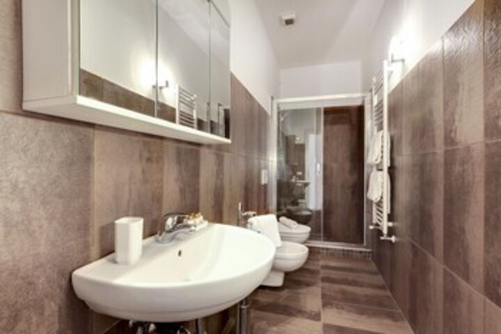 Room 2 of 22