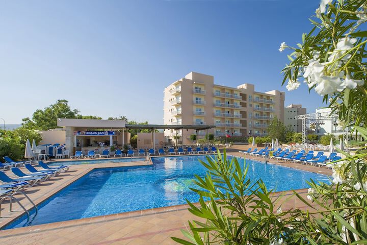 Hotel with Pool