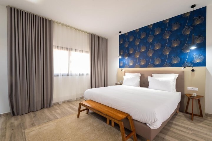 Room 17 of 51