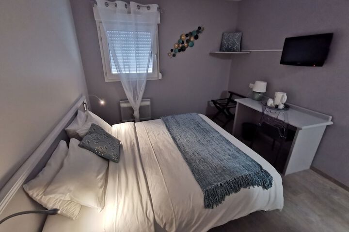 Room 11 of 34