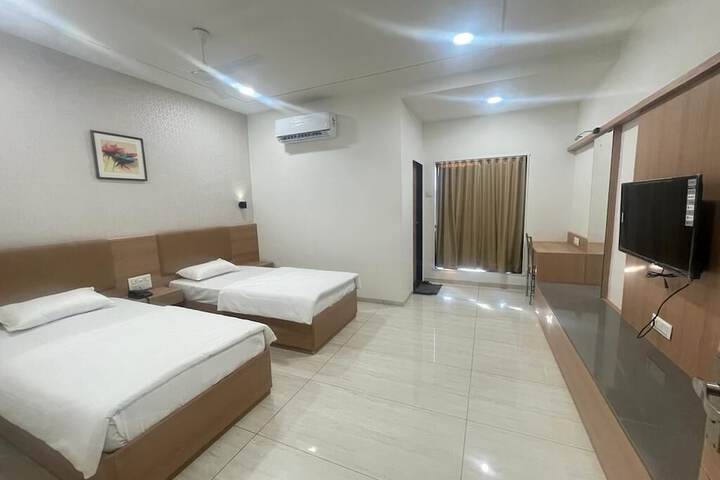 Room 3 of 6