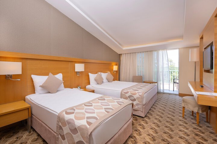 Room 43 of 321