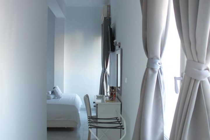 Room 18 of 37