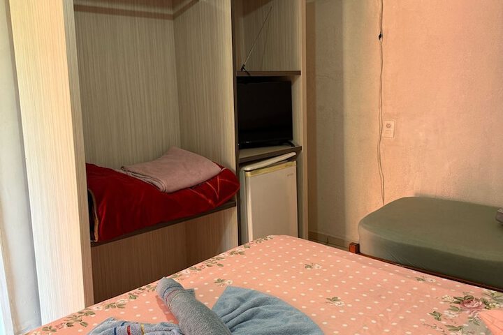 Room 6 of 15