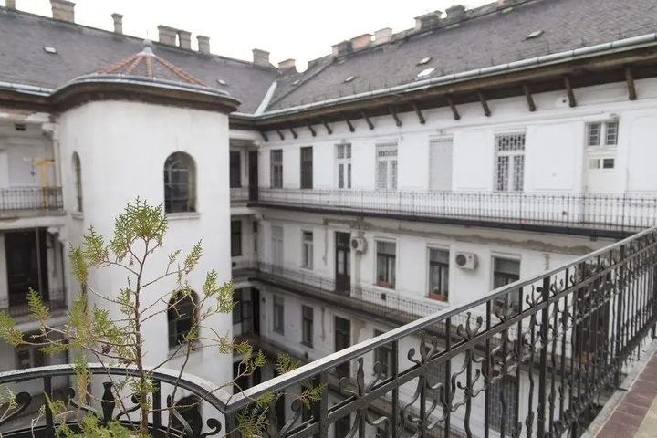 Just Off Andrassy.... With Balcony
