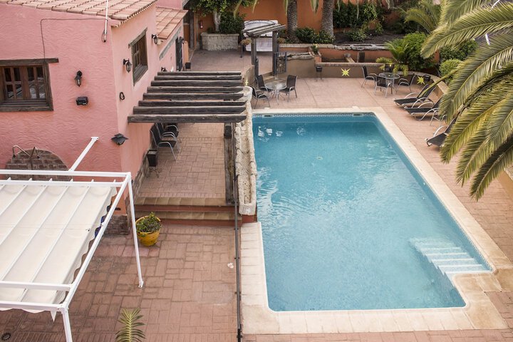 Pool 19 of 33