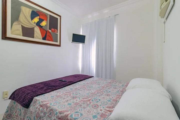 Room 5 of 16