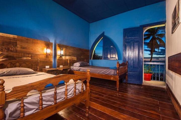 Room 2 of 20