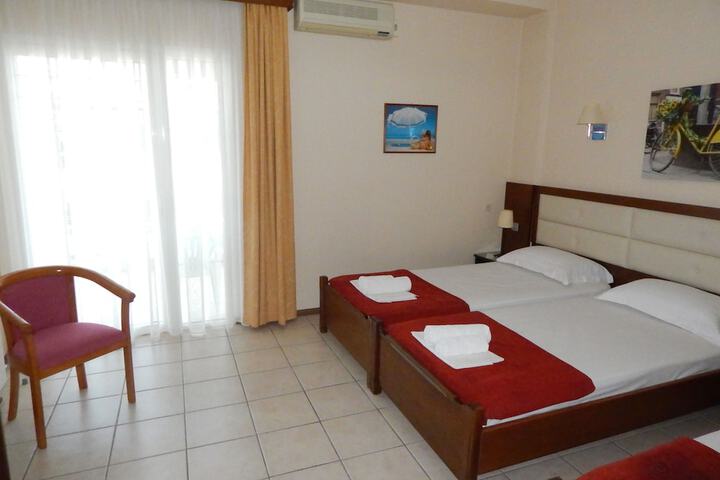 Room 14 of 65