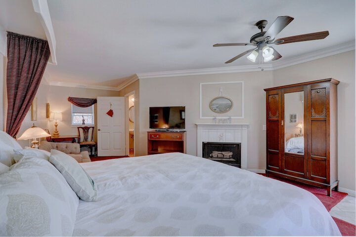 Room 35 of 135