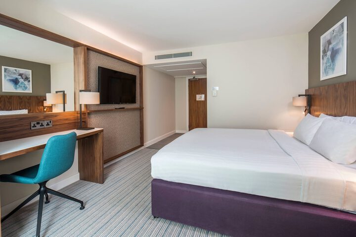 Room 6 of 37